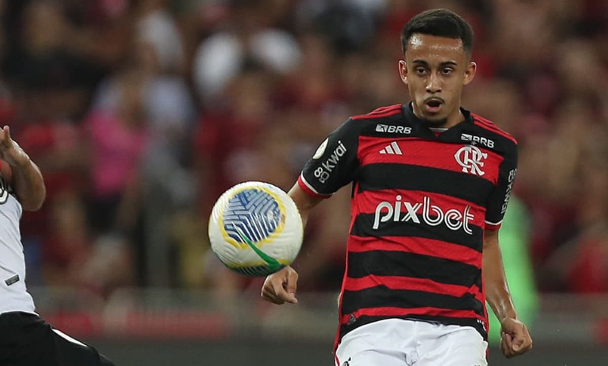 matheus gonçalves em jogo do flamengo no brasileirão