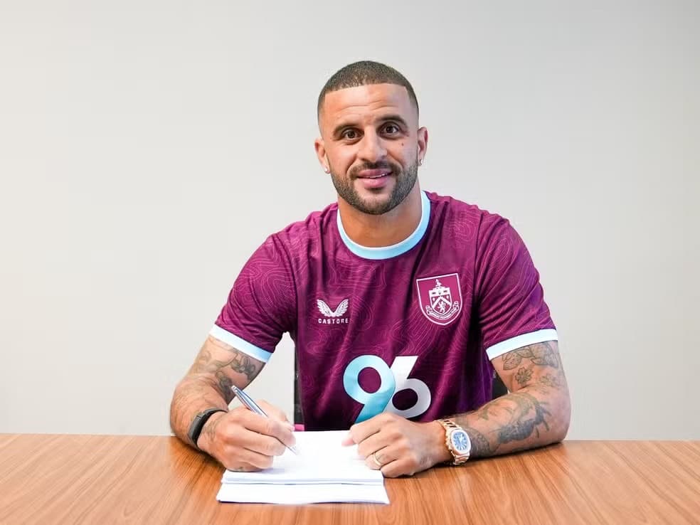 Walker é anunciado pelo Burnley