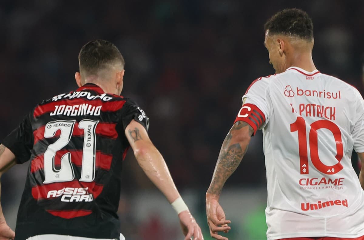 alan patrick em jogo do flamengo contra internacional no maracanã