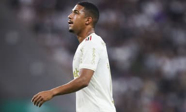 Samuel Lino durante partida entre Ceará e Flamengo, no Castelão