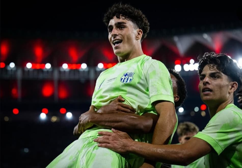 Virgili comemora gol pelo Barcelona contra Flameng