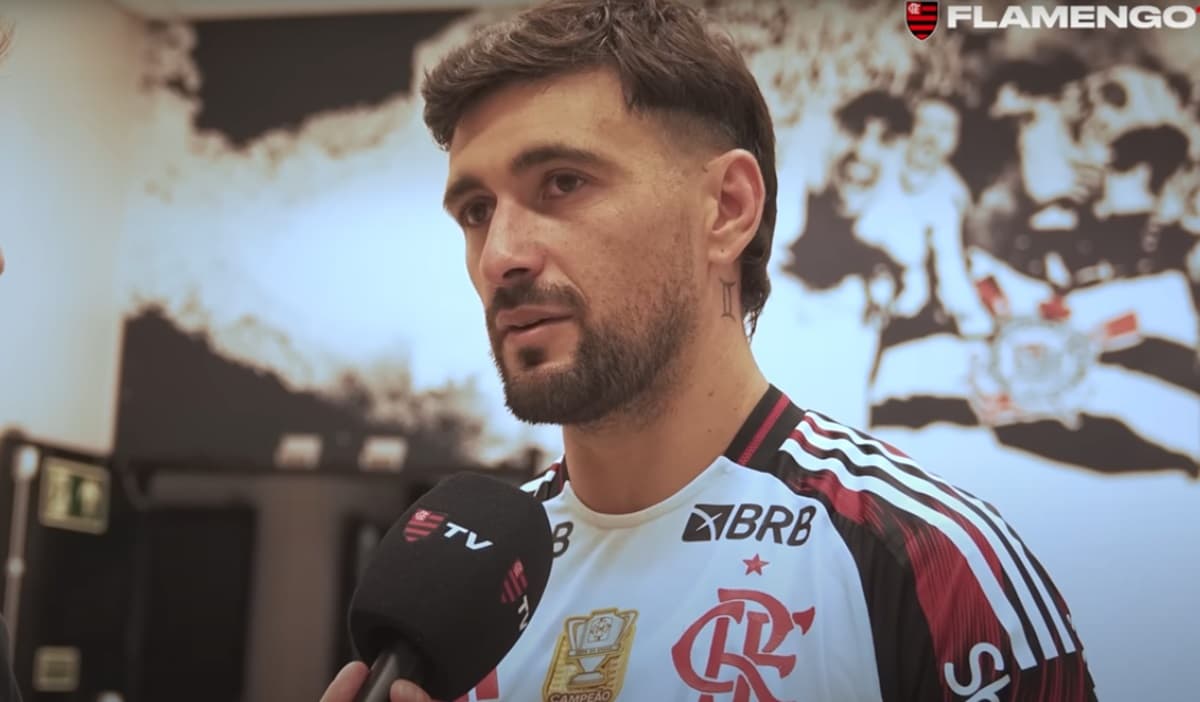 arrascaeta após jogo do flamengo contra o corinthians