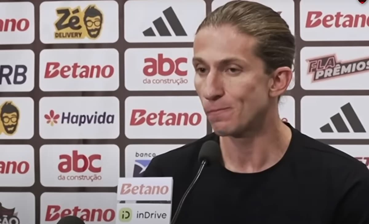 filipe luís em coletiva após vitória do flamengo contra o corinthians