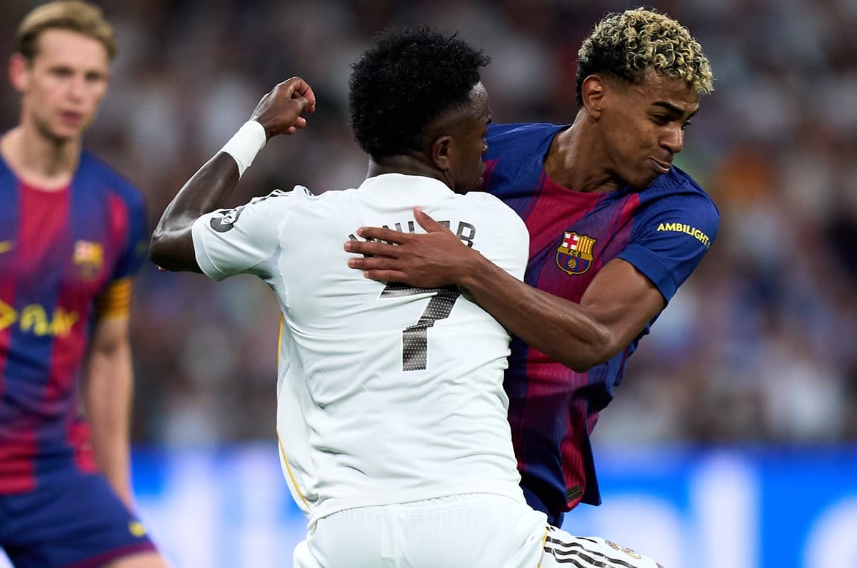 Vini Jr e Yamal disputam bola de forma dura em Real Madrid x Barcelona