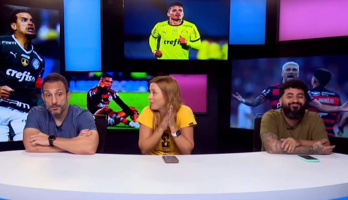 VSR, Taynah Espinoza e Renato Rodrigues, da TNT Sports, promovem mano a mano entre os elencos de Flamengo x Palmeiras, antes de duelo decisivo no Brasileirão