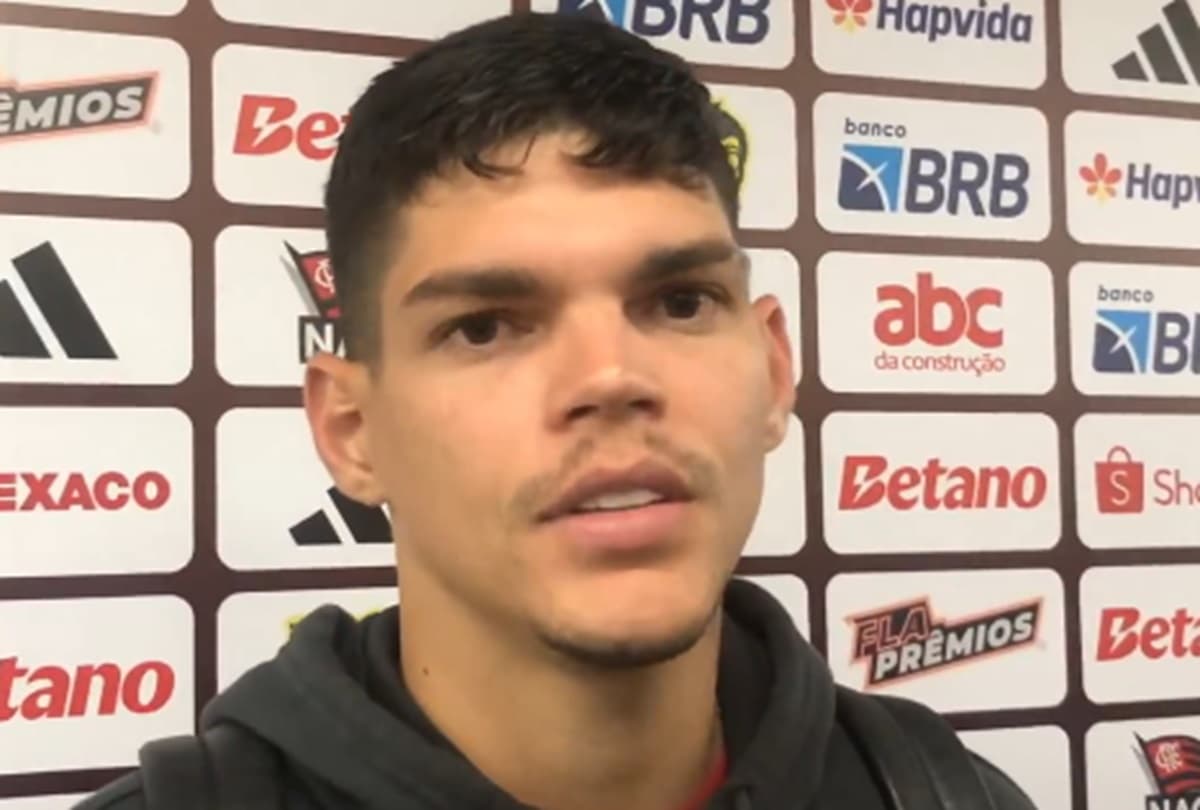 Ayrton Lucas, do Flamengo, em entrevista na zona mista do Maracanã