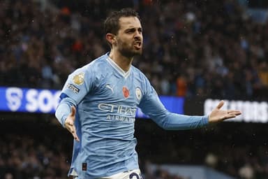 Bernarndo Silva em ação com a camisa do Manchester City