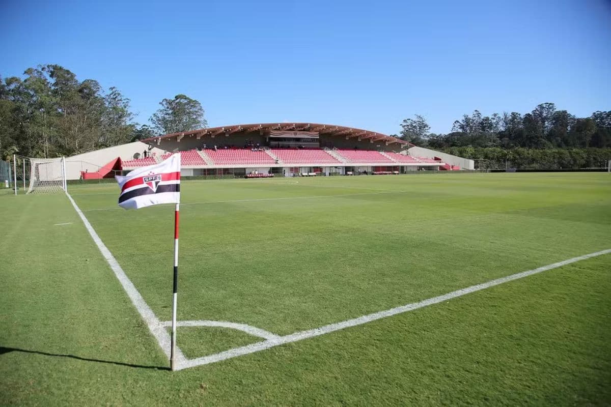 Imagem mostra o CT de Cotia, usado pela base do São Paulo e que será palco da pré-temporada do time em 2026