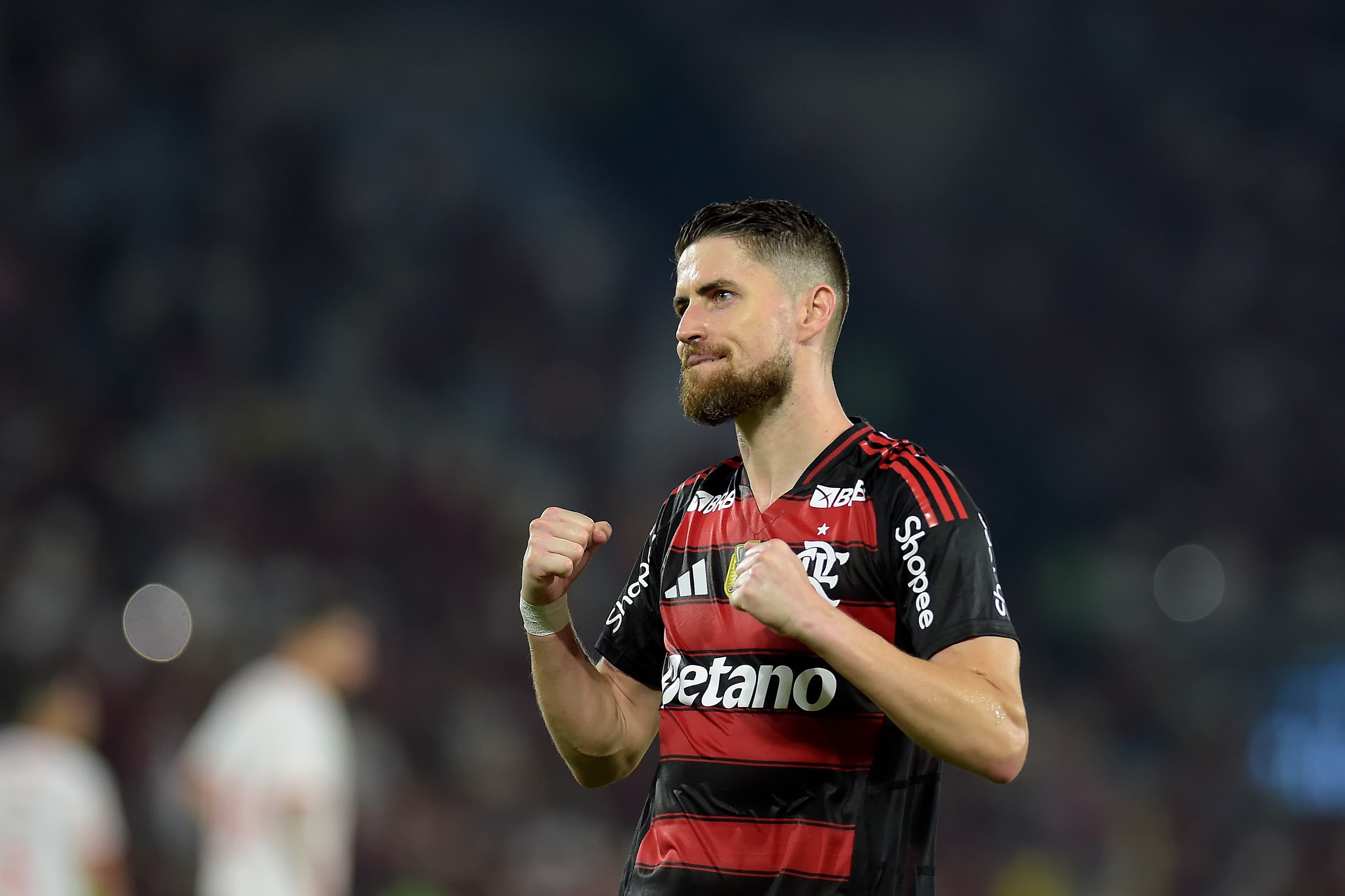 Jorginho comemora gol pelo Flamengo