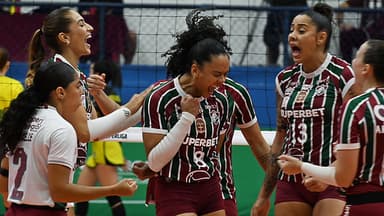 Jogadoras do Fluminense comemoram ponto na Superliga