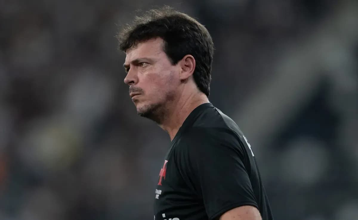 Fernando Diniz em jogo do Vasco na temporada 2025
