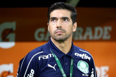 Abel Ferreira durante Palmeiras x Delfín, no início de sua trajetória vitoriosa na Copa Libertadores da América