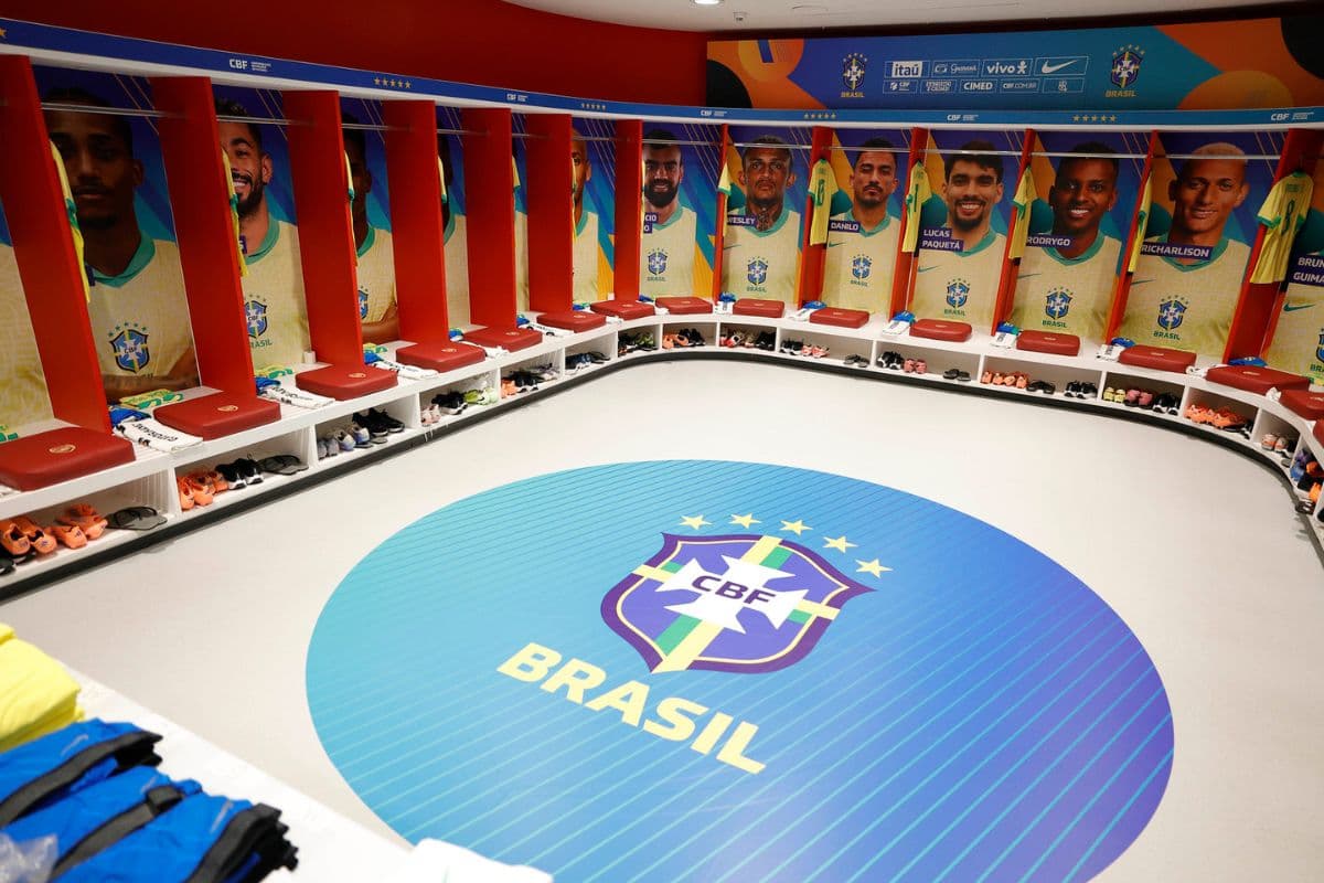 Vestiário da Seleção Brasileira no Emirates Stadium, em Londres, no amistoso contra Senegal