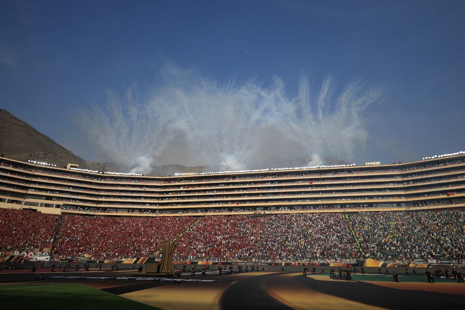 Vista geral do interior do estádio antes da final da Copa CONMEBOL Libertadores de 2025 entre Palmeiras e Flamengo, no Estádio Monumental, em 29 de novembro de 2025, em Lima, Peru.