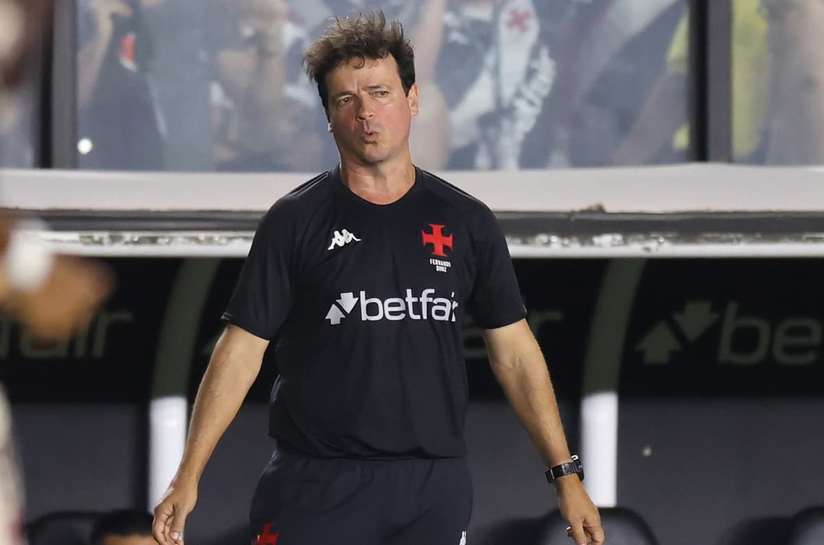 Fernando Diniz lamenta lance perdido pelo Vasco