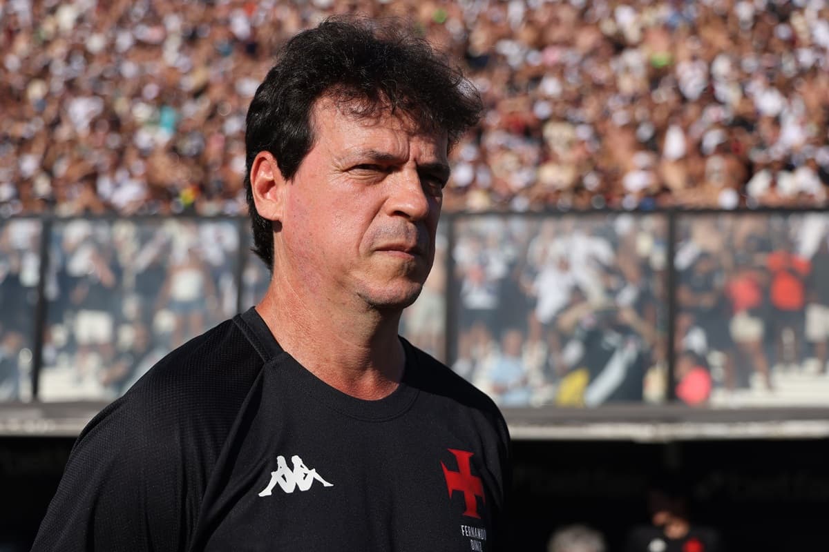 Fernando Diniz vai mudar time do Vasco para enfrentar o Juventude