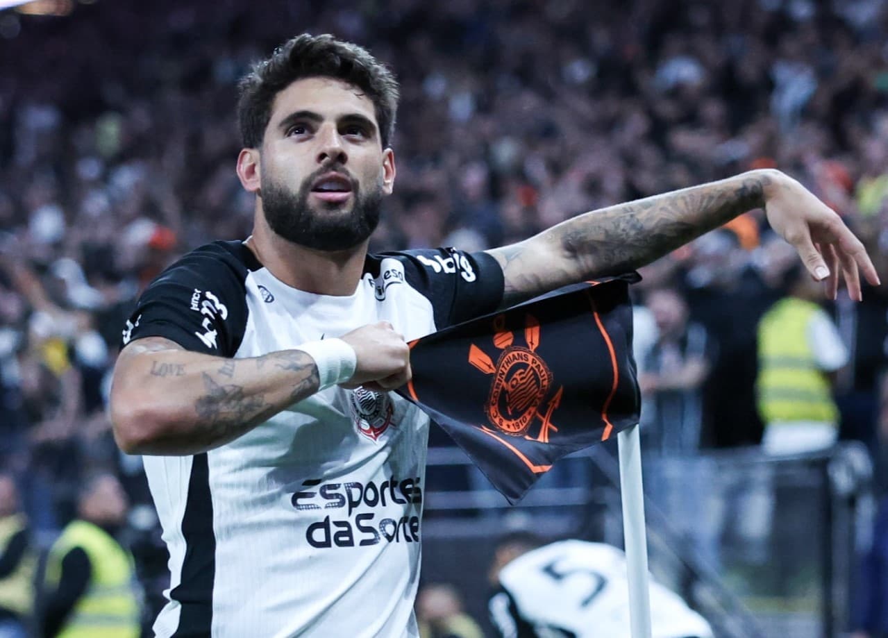 Yuri Alberto comemora gol em Corinthians x São Paulo na bandeirinha de escanteio
