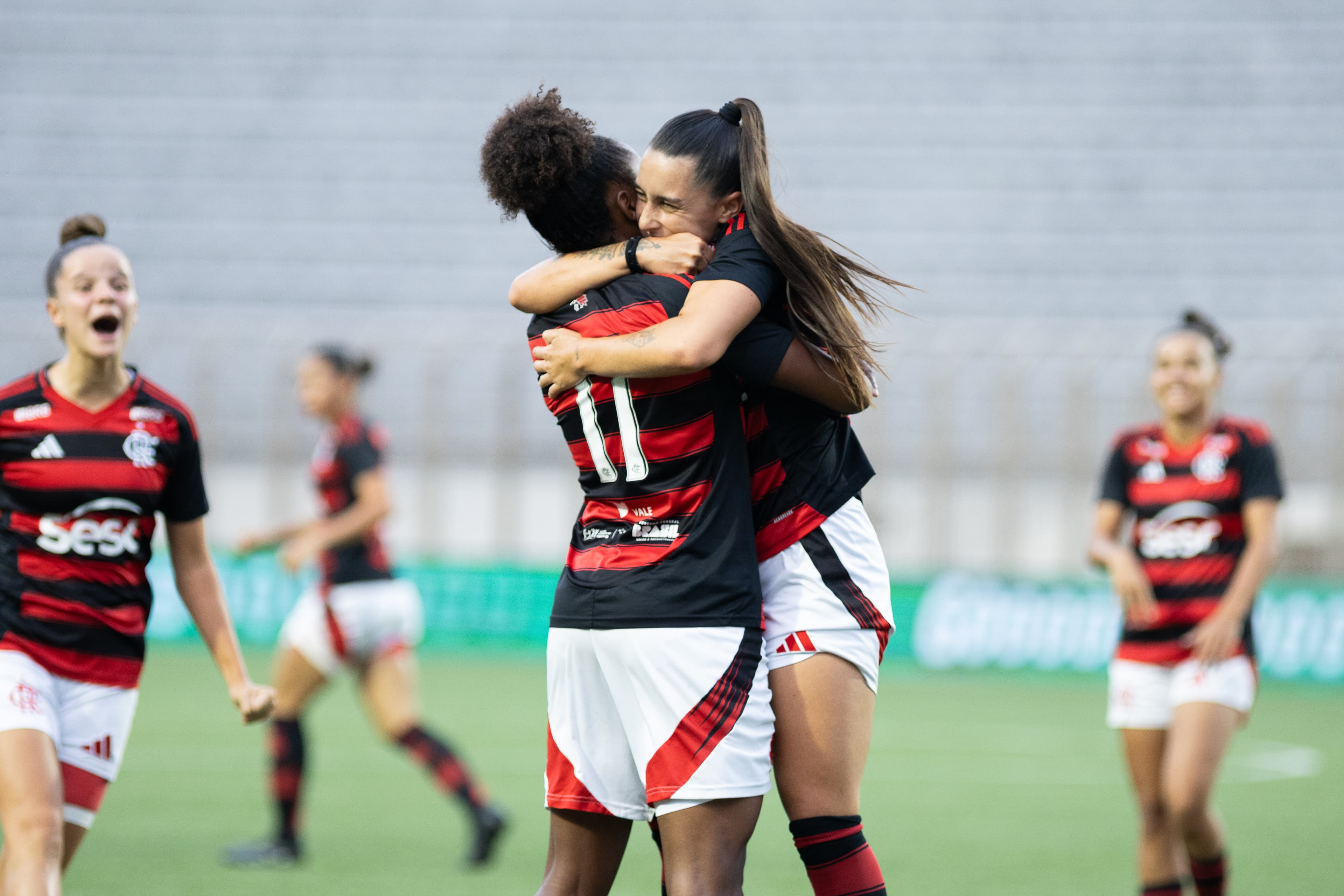 Jogadoras do Flamengo comemoram título da Copinha Feminina sobre o Grêmio
