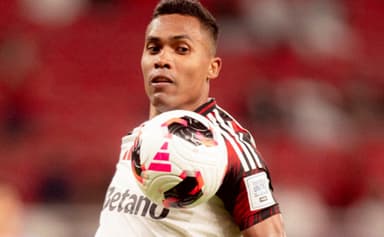 Alex Sandro em jogo do Flamengo na Copa Intercontinental