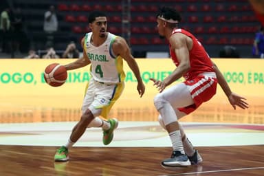 Alexey, do FlaBasquete, pela Seleção Brasileira