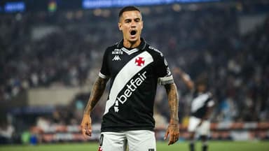 Philippe Coutinho comemora gol do Vasco contra o Fluminense na semifinal da Copa do Brasil