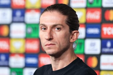 Filipe Luis, técnico do Flamengo, participa de uma coletiva de imprensa antes da final da Copa Conmebol Libertadores de 2025, no Estádio Monumental U Maratona, em 28 de novembro de 2025, em Lima, Peru.