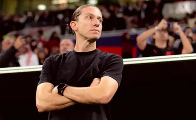 Filipe Luís em jogo do Flamengo contra PSG no Intercontinental