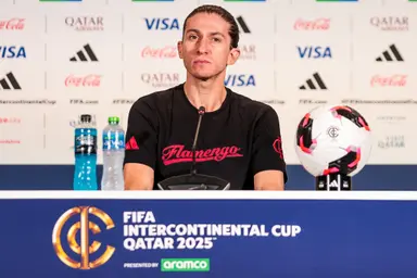 Filipe Luís em entrevista coletiva como técnico do Flamengo, durante a Copa Intercontinental de Clubes, em Doha, no Catar