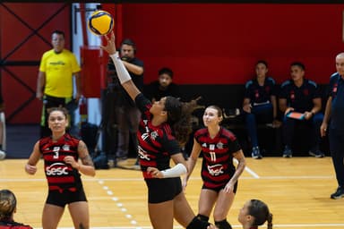 Anita Reis faz largada de mão direita durante Flamengo x Ascade pela Superliga B