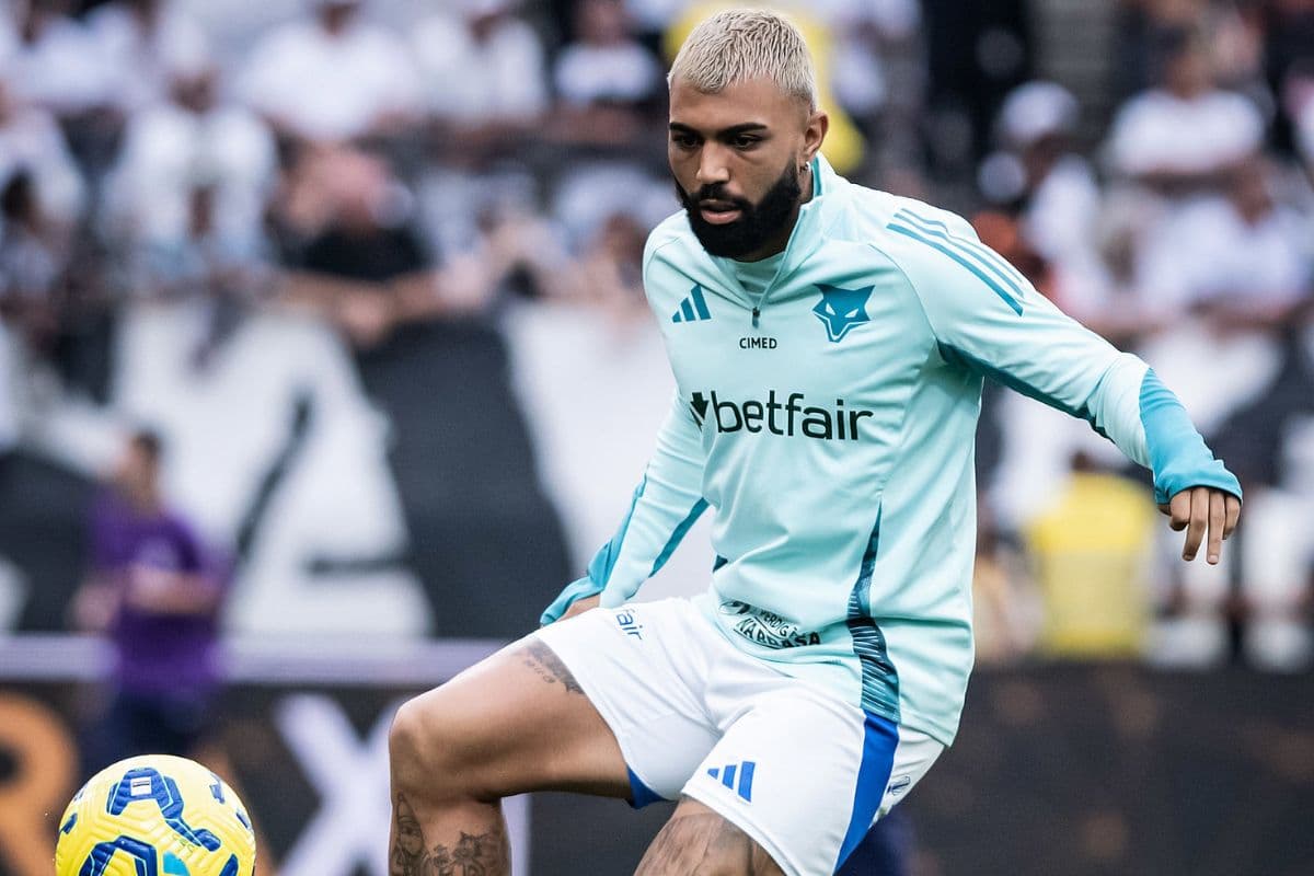 Gabigol durante aquecimento do Cruzeiro para jogo contra o Corinthians na Neo Química Arena