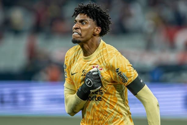 Hugo Souza celebrou auge no Corinthians e falou em ano histórico após eliminar o Cruzeiro na Copa do Brasil