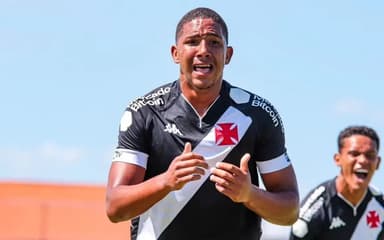 Léo Jacó, atacante do Vasco Sub-20 comemorando gol