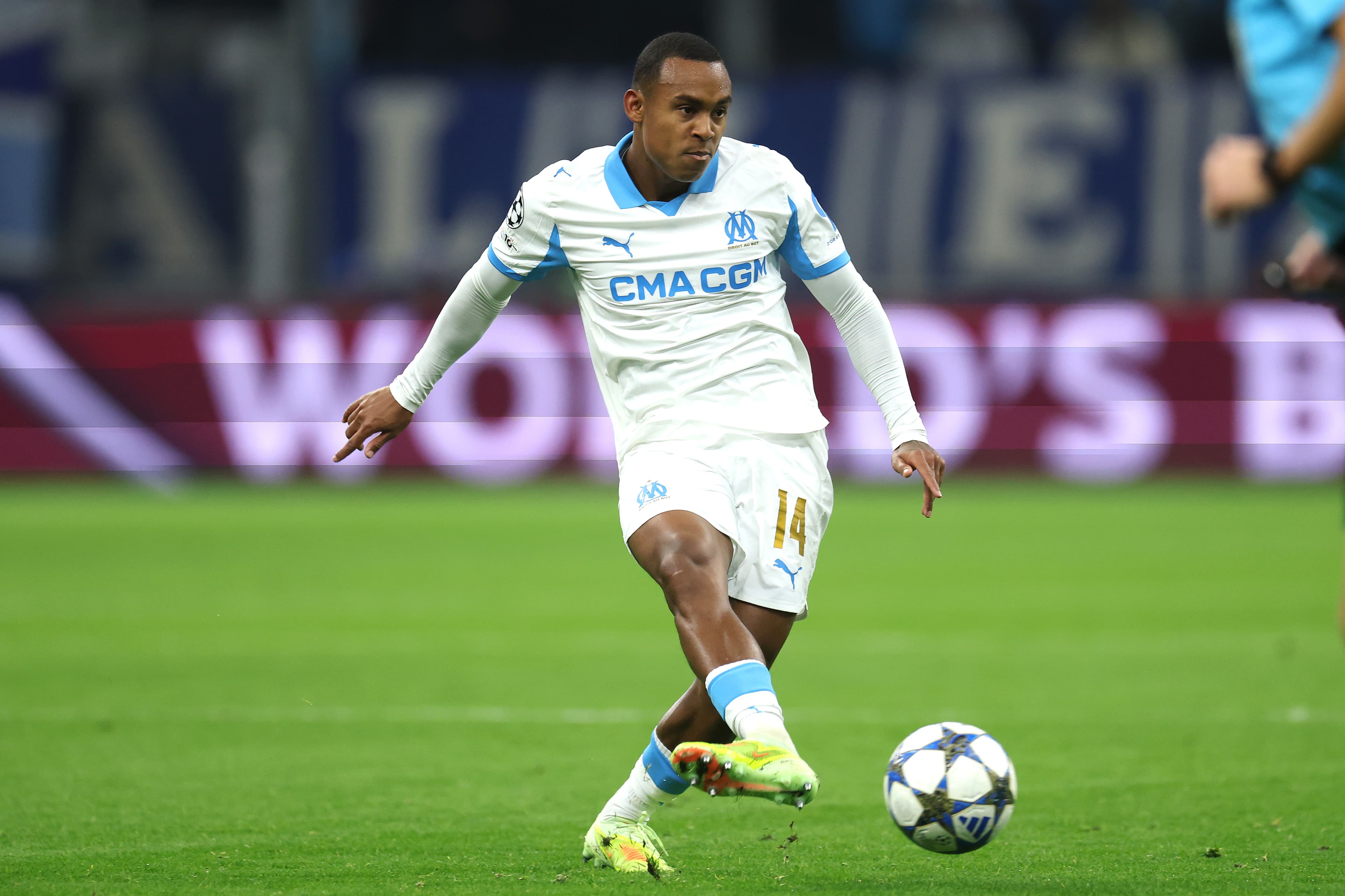 Igor Paixão em campo pelo Olympique de Marseille