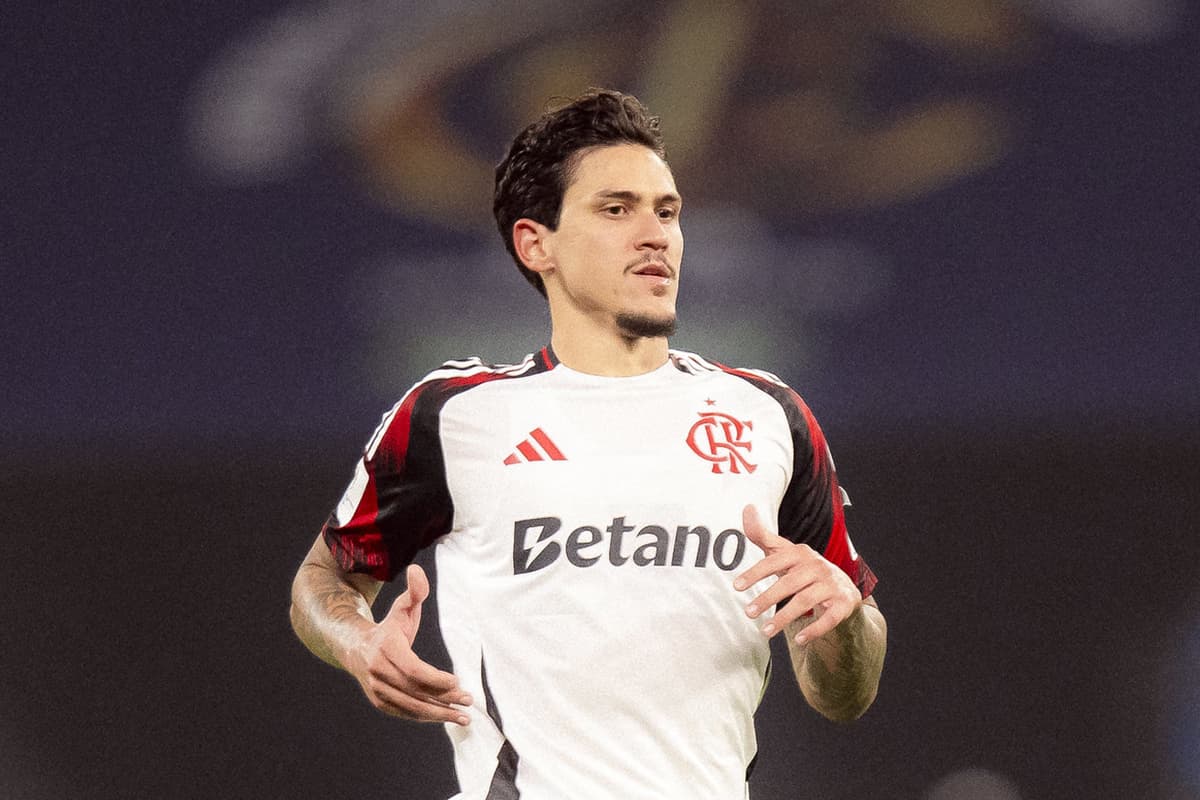 Pedro durante Flamengo x PSG