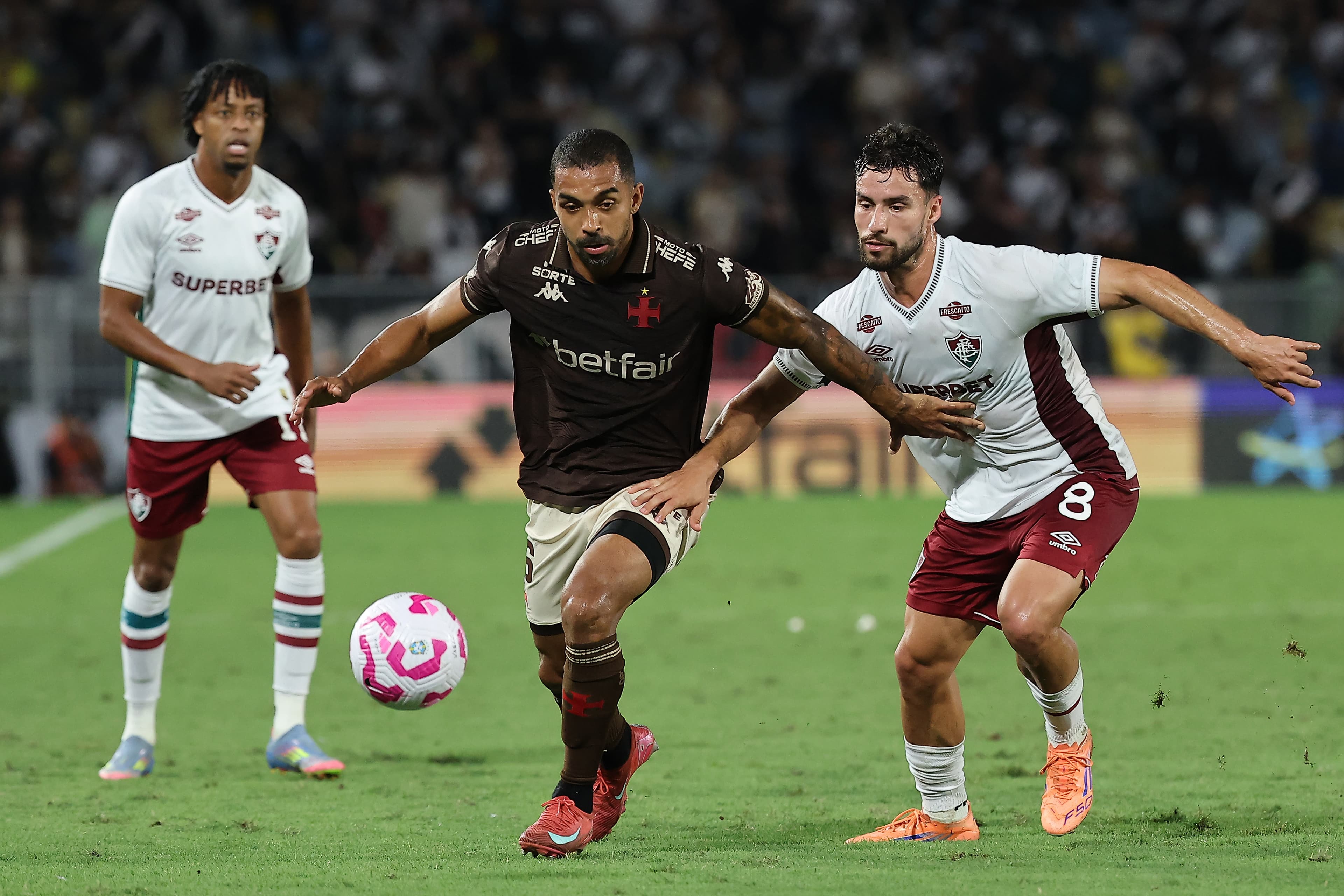 Paulo Henrique e Martinelli durante Fluminense x Vasco