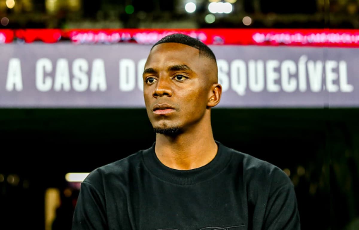 Andrew, goleiro do Flamengo, deve estrear contra Fluminense