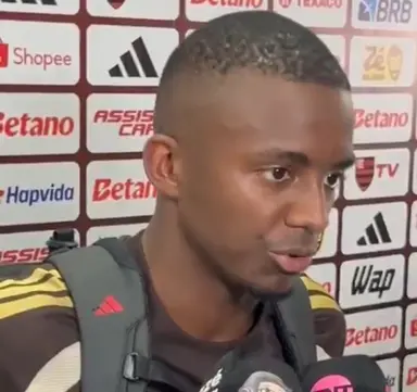 Andrew na zona mista do Flamengo