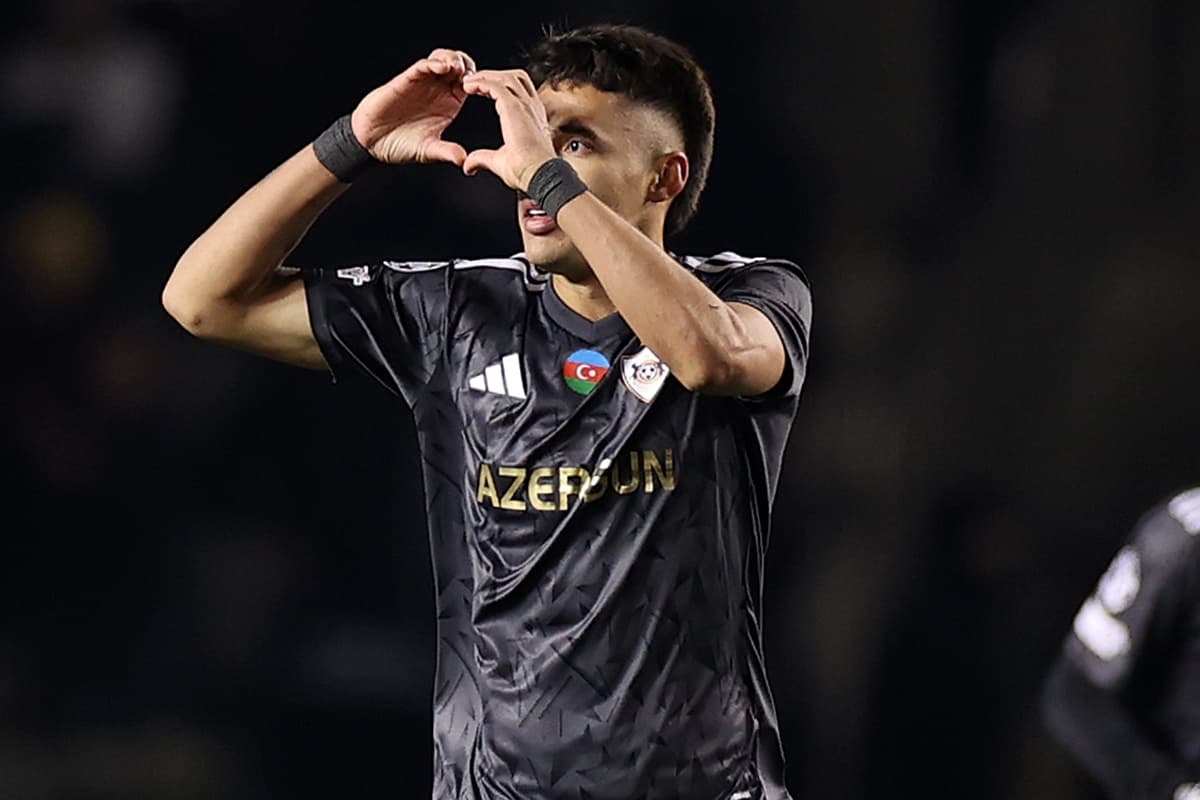 Ex-Flamengo, Camilo Durán comemora gol do Qarabag na Champions League