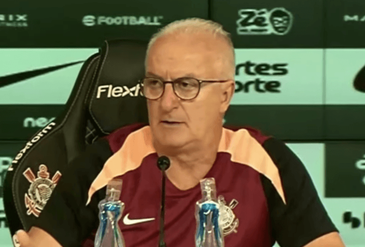 Dorival Júnior fala durante a coletiva pós-vitória em Corinthians x Ponte Preta