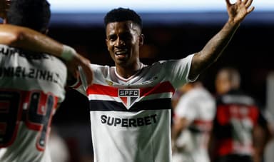 Marcos Antônio, volante do São Paulo, em jogo contra o Flamengo