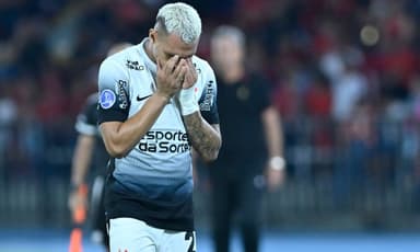 Matheuzinho pode ser desfalque em Corinthians x Flamengo