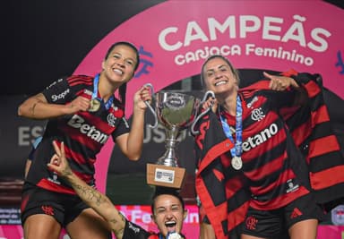 Monalisa e Djeni renovadas com o Flamengo