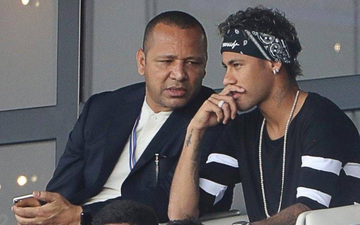 Neymar ao lado do pai