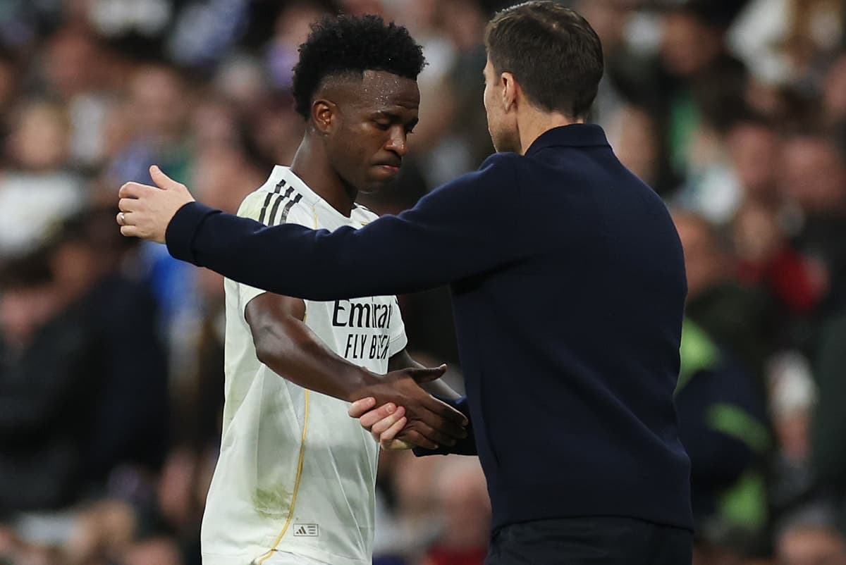 Vini Jr reclamou de companheiros de Real Madrid a Xabi Alonso durante jogo contra o Betis