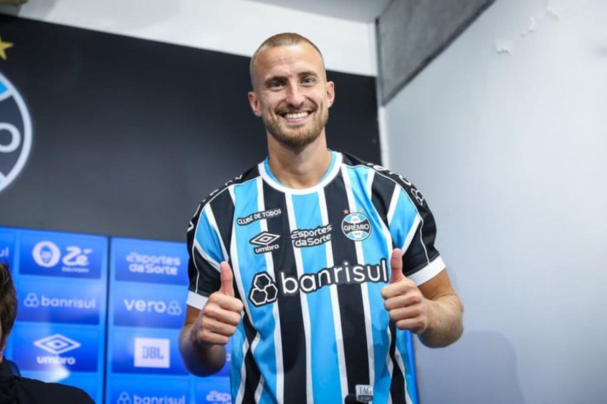 Rodrigo Ely, zagueiro do Grêmio