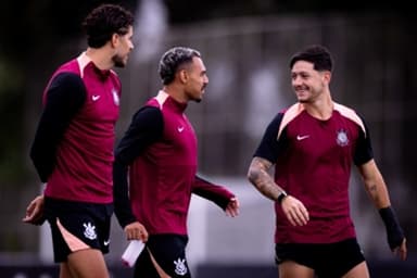 Corinthians pode ter retorno importante na escalação para enfrentar o Santos hoje