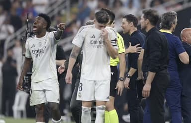 Vini Jr. reclama de Simeone em Atlético de Madrid x Real Madrid