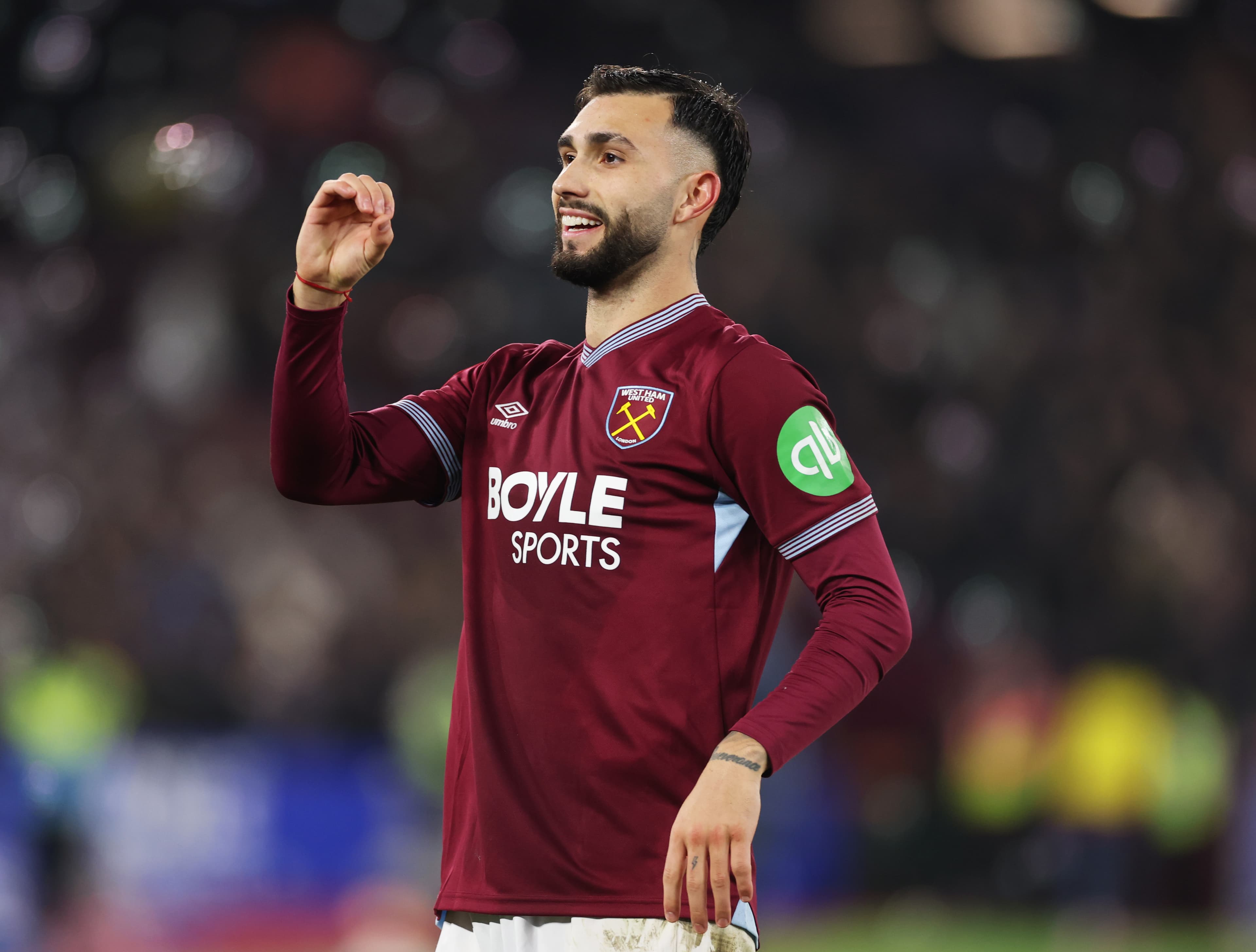 Taty Castellanos comemora seu primeiro gol pelo West Ham