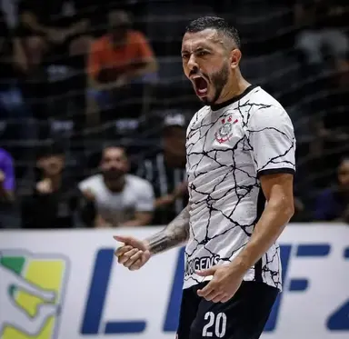 Allan Barreto em ação pelo time de futsal do Corinthians