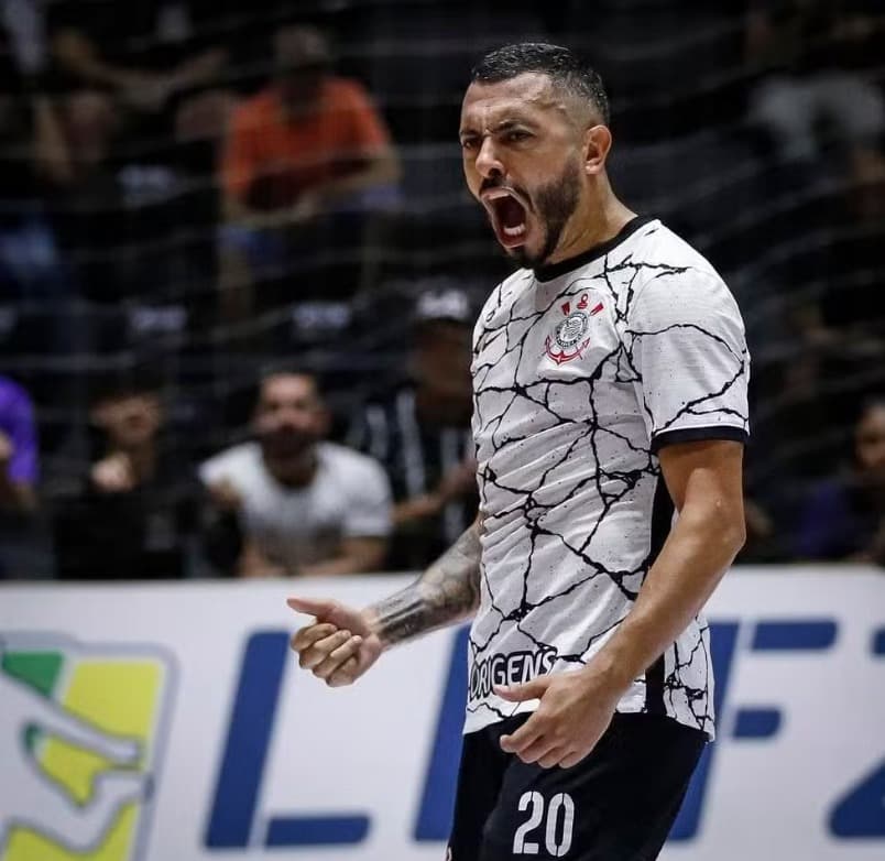 Allan Barreto em ação pelo time de futsal do Corinthians